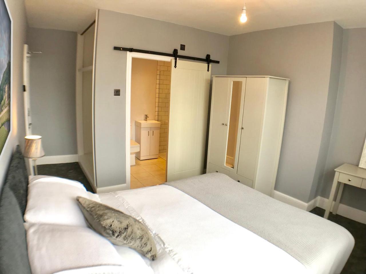 The Crafty Dog Hotel Chesterfield Bagian luar foto
